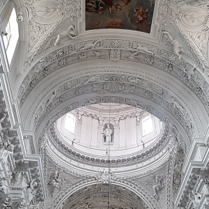 Wnętrze kościoła Św. Piotra i Pawła