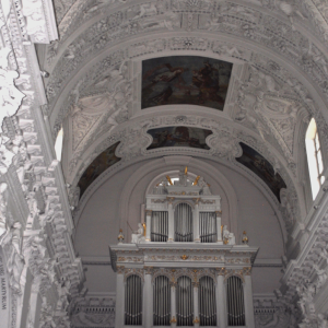 Wnętrze kościoła Św. Piotra i Pawła